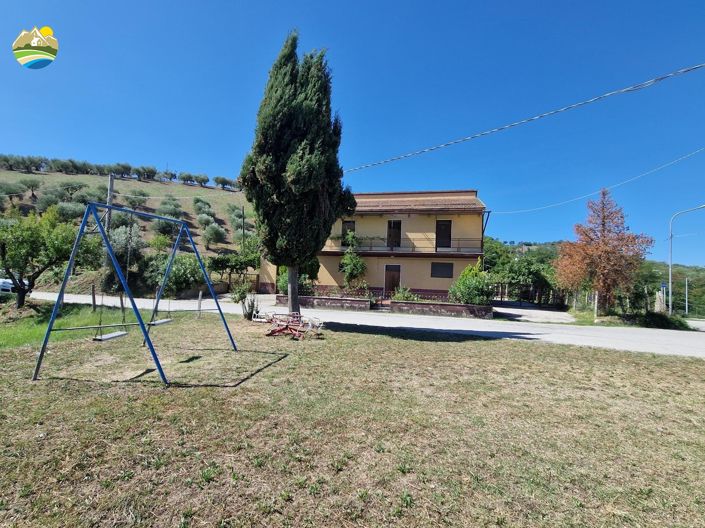 Image No.37-3 Bed Country House for sale