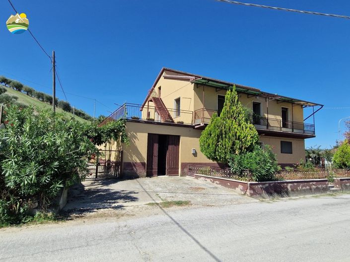 Image No.38-3 Bed Country House for sale