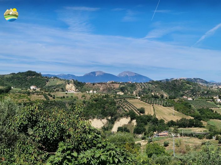 Image No.18-3 Bed Country House for sale