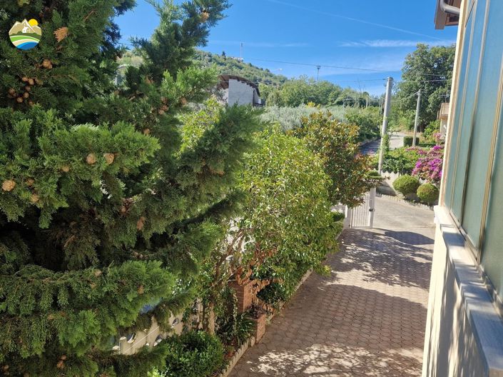 Image No.20-3 Bed Country House for sale