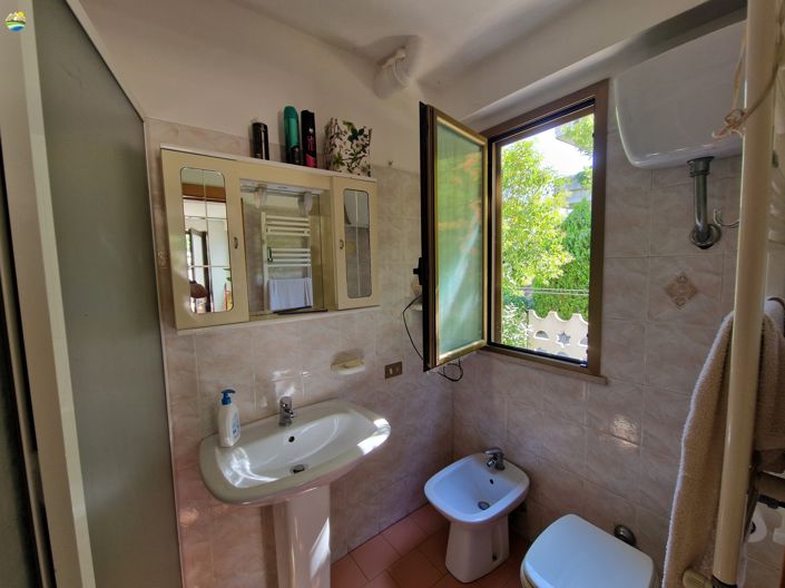 Image No.25-3 Bed Country House for sale