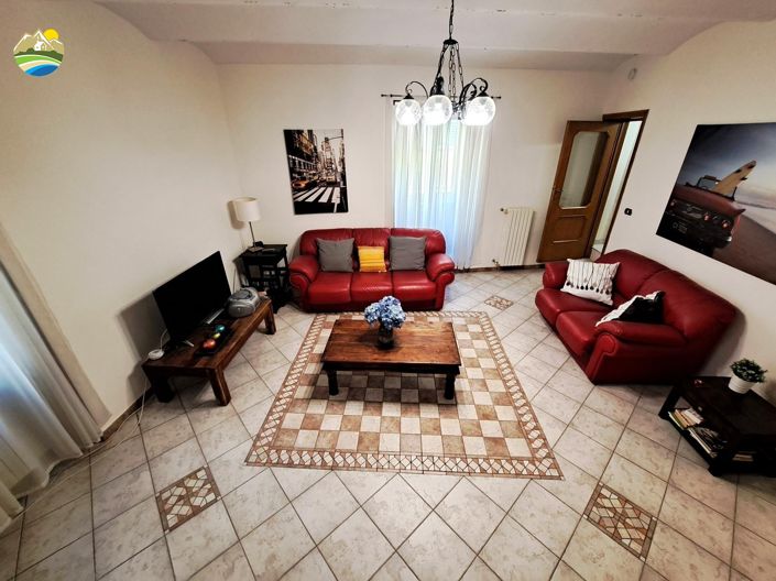 Image No.2-Maison de ville de 3 chambres à vendre à Penne