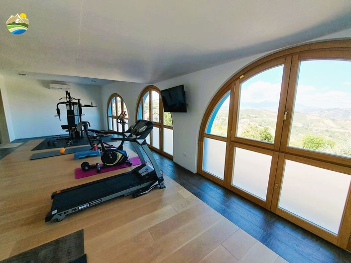 Image No.19-4 Bed Townhouse for sale