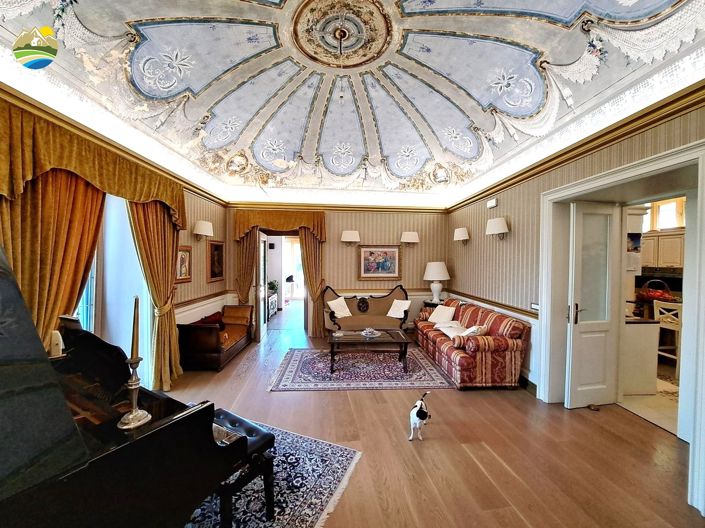 Image No.3-4 Bed Townhouse for sale