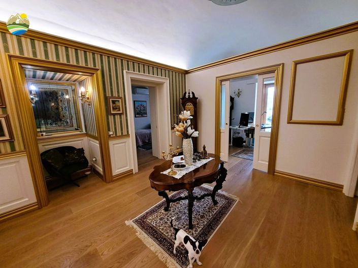 Image No.25-4 Bed Townhouse for sale