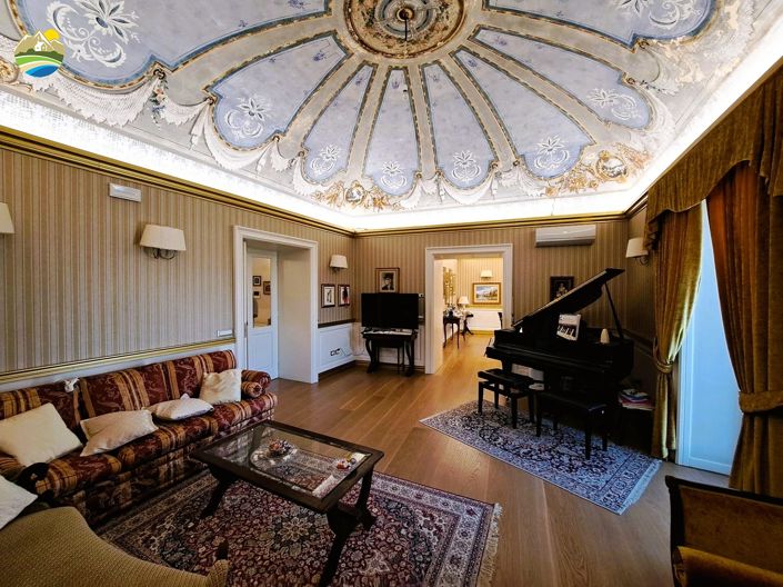 Image No.30-4 Bed Townhouse for sale