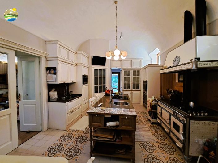 Image No.32-4 Bed Townhouse for sale