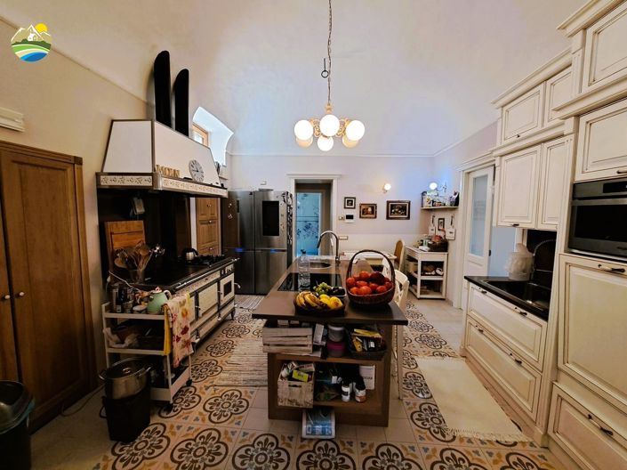 Image No.33-4 Bed Townhouse for sale