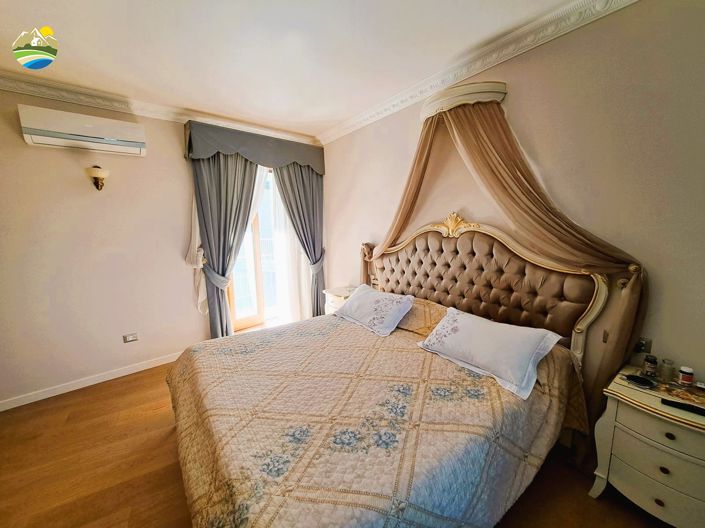 Image No.36-4 Bed Townhouse for sale