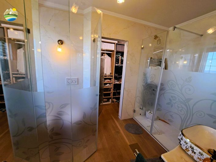 Image No.38-4 Bed Townhouse for sale