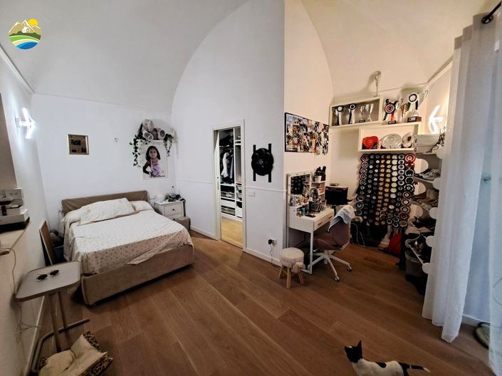 Image No.42-4 Bed Townhouse for sale