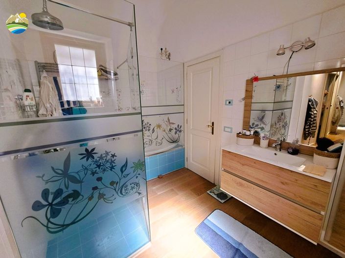 Image No.43-4 Bed Townhouse for sale