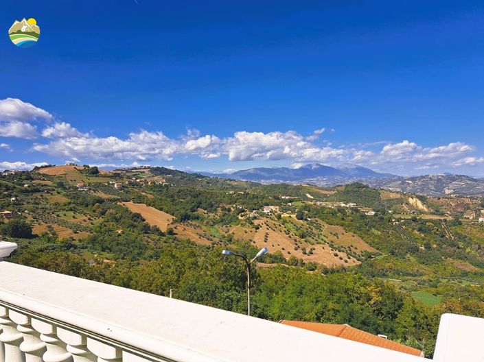 Image No.58-4 Bed Townhouse for sale