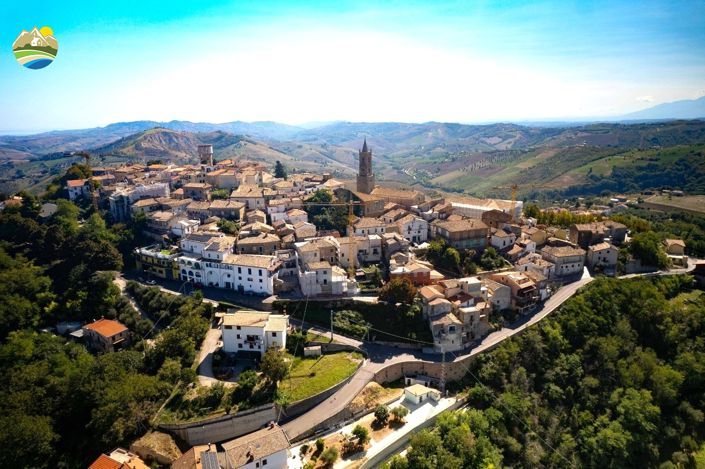 Image No.66-4 Bed Townhouse for sale