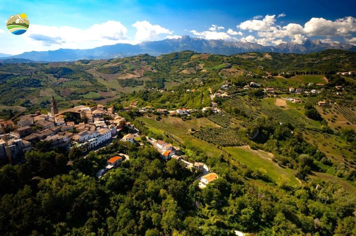 Image No.67-4 Bed Townhouse for sale