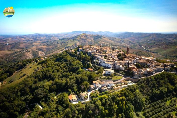 Image No.68-4 Bed Townhouse for sale