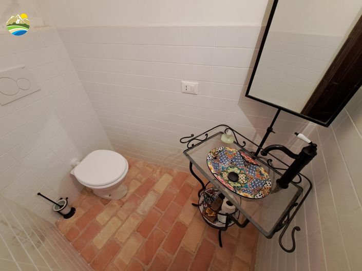 Image No.10-4 Bed Townhouse for sale