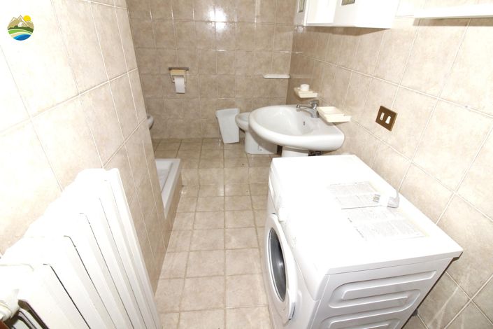 Image No.24-2 Bed Country House for sale