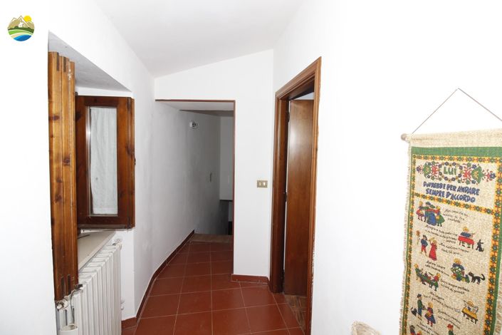 Image No.26-2 Bed Country House for sale