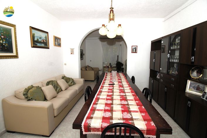 Image No.10-4 Bed Country House for sale