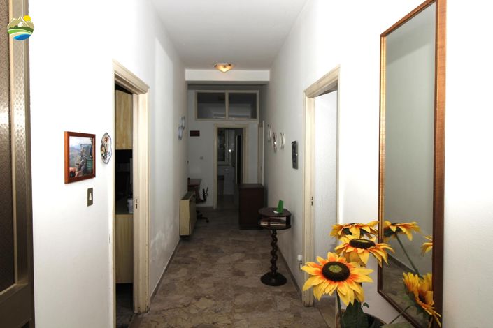 Image No.12-4 Bed Country House for sale