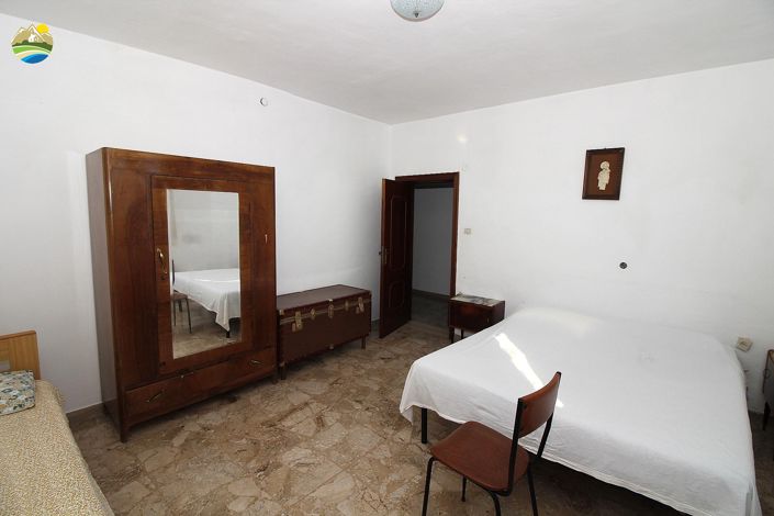 Image No.21-4 Bed Country House for sale