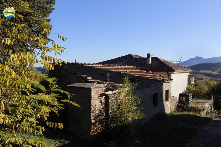 Image No.24-4 Bed Country House for sale