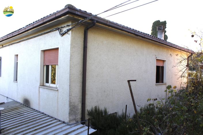 Image No.26-4 Bed Country House for sale