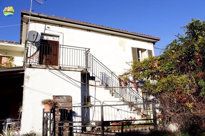 Image No.33-4 Bed Country House for sale