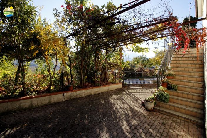 Image No.34-4 Bed Country House for sale