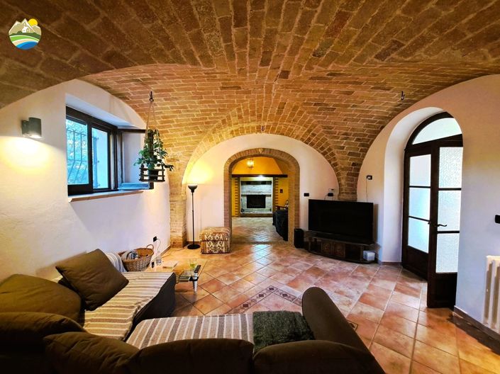 Image No.2-Maison de campagne de 4 chambres à vendre à Atri