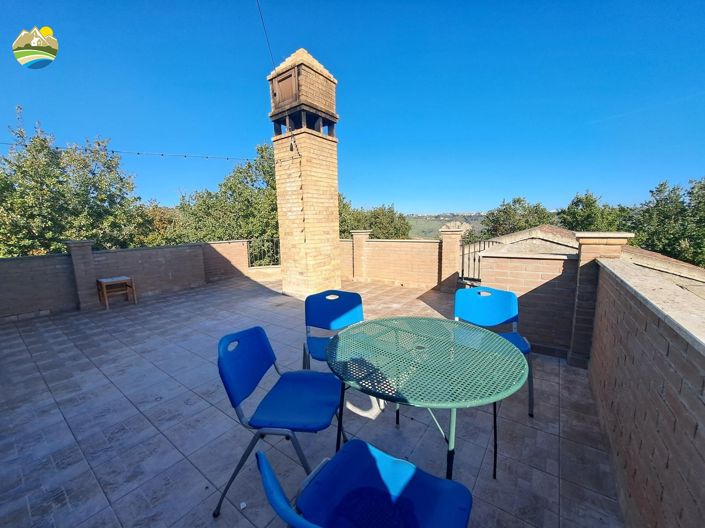 Image No.33-Maison de campagne de 4 chambres à vendre à Atri