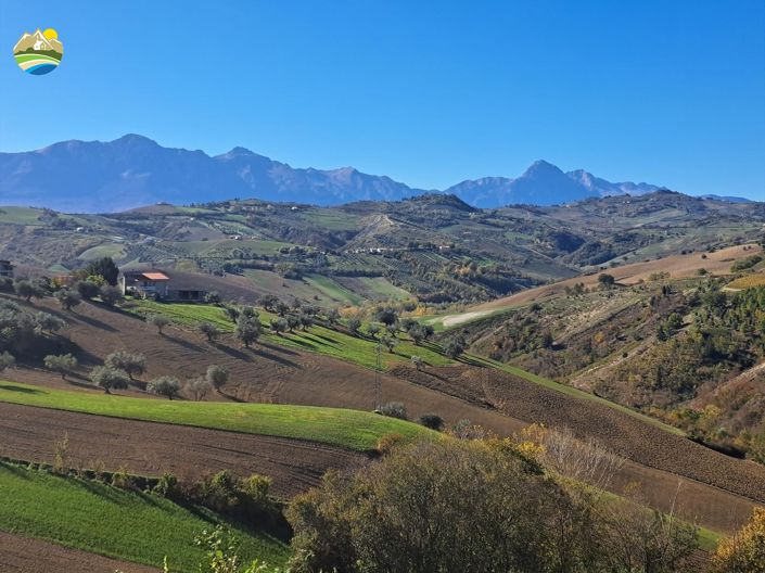 Image No.3-Maison de campagne de 5 chambres à vendre à Cellino Attanasio