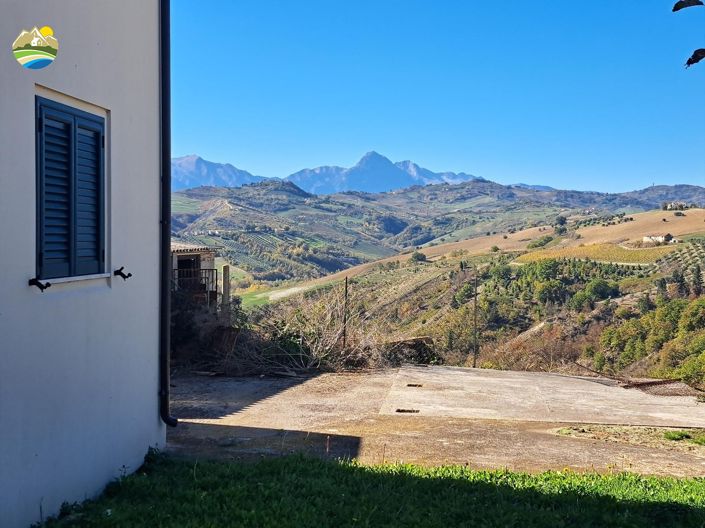 Image No.7-Maison de campagne de 5 chambres à vendre à Cellino Attanasio