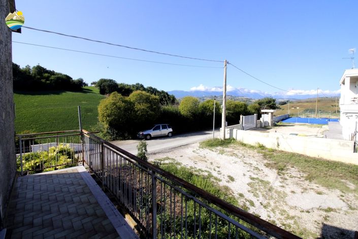 Image No.12-Maison de campagne de 1 chambre à vendre à Castilenti