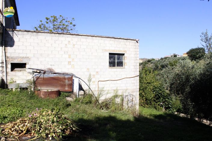 Image No.20-Maison de campagne de 1 chambre à vendre à Castilenti