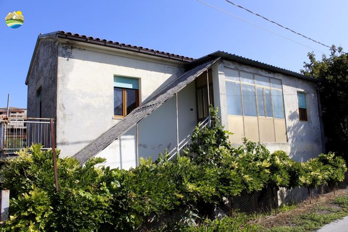 Image No.24-Maison de campagne de 1 chambre à vendre à Castilenti