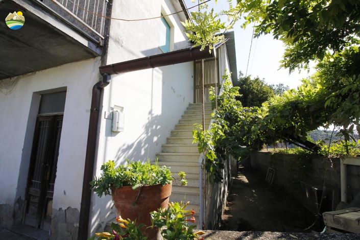 Image No.5-Maison de campagne de 1 chambre à vendre à Castilenti