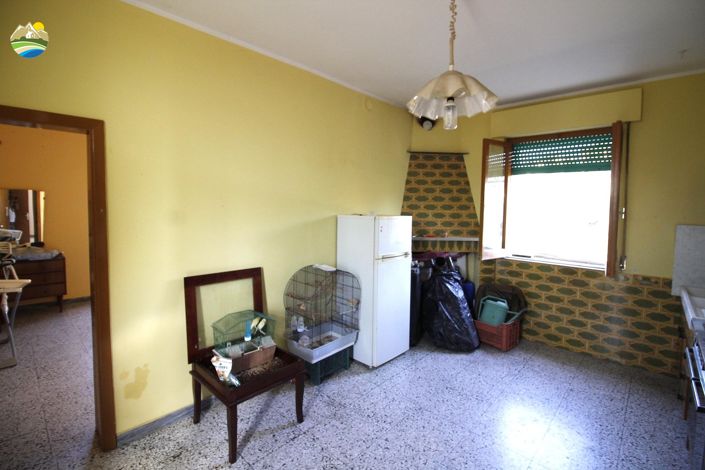 Image No.8-Maison de campagne de 1 chambre à vendre à Castilenti