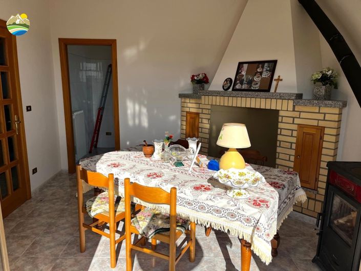 Image No.10-2 Bed Country House for sale