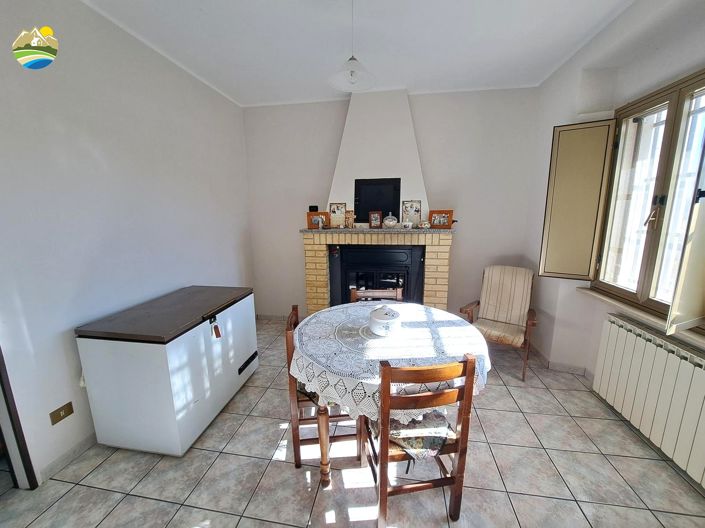 Image No.14-2 Bed Country House for sale