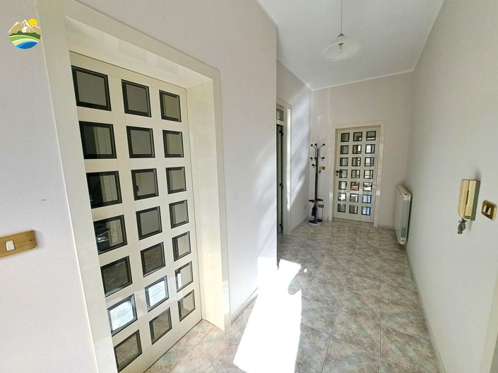 Image No.15-2 Bed Country House for sale