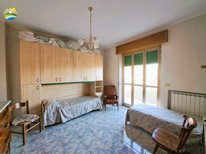 Image No.17-2 Bed Country House for sale