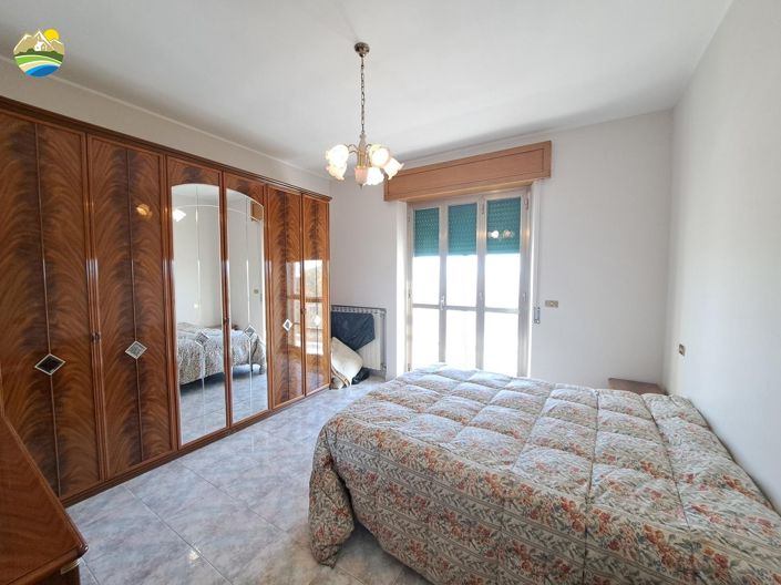 Image No.18-2 Bed Country House for sale