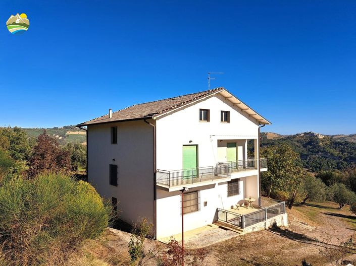 Image No.3-2 Bed Country House for sale