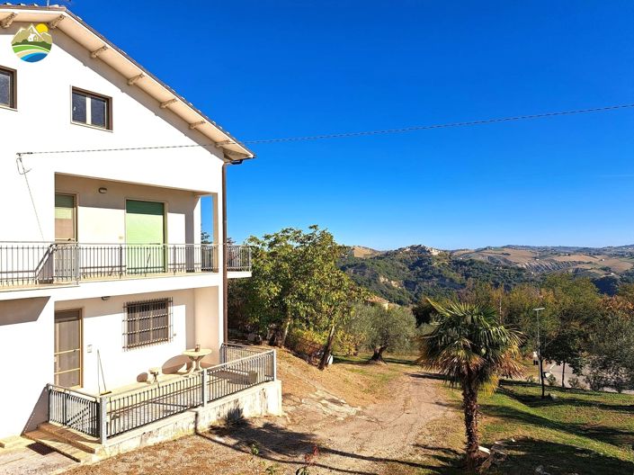 Image No.5-2 Bed Country House for sale