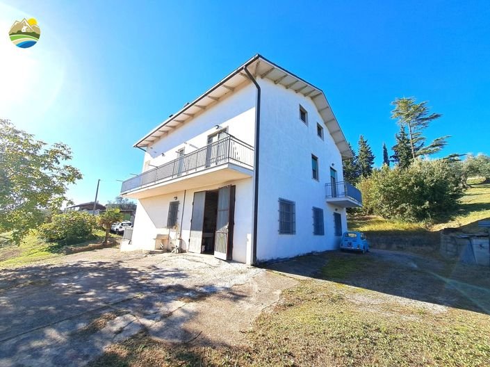 Image No.6-2 Bed Country House for sale