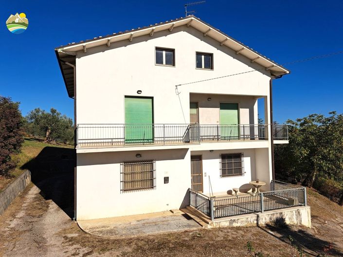 Image No.7-2 Bed Country House for sale