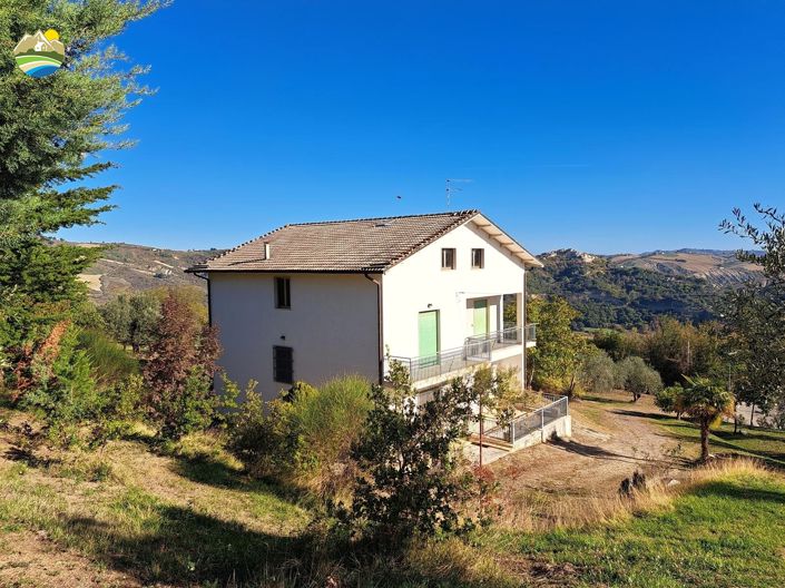 Image No.8-2 Bed Country House for sale