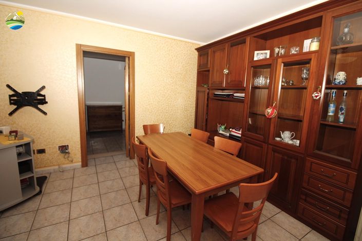 Image No.10-2 Bed Townhouse for sale